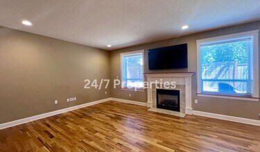 4237 Sussex St in West Linn, OR - Building Photo - Building Photo