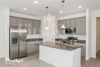 3208 John Young Pkwy in Kissimmee, FL - Building Photo - Building Photo