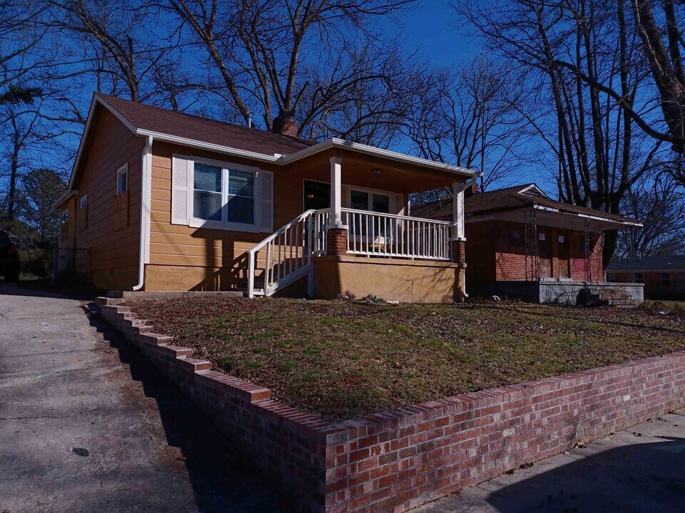 1004 Alaska St in Memphis, TN - Building Photo