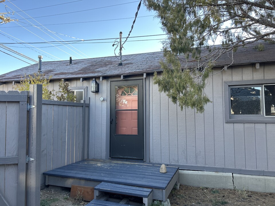 105 S Franklin Ave in Pinedale, WY - Building Photo