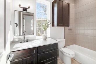 1732 Bunche Rd in Austin, TX - Foto de edificio - Building Photo