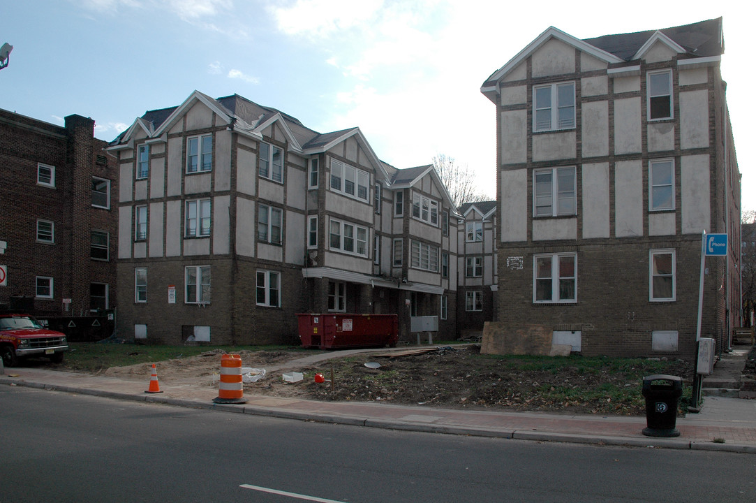 637-643 Central Ave in East Orange, NJ - Building Photo