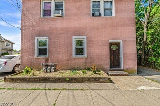 388 Cook Ave in Scotch Plains, NJ - Building Photo - Building Photo
