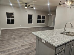 514 E Chase St in Athens, TX - Building Photo - Building Photo