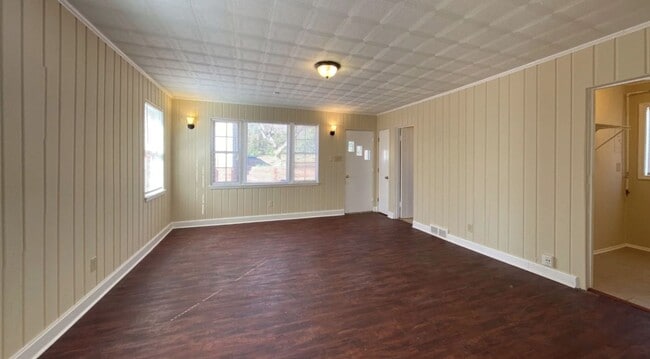 3240 N Waynoka Cir in Memphis, TN - Building Photo - Building Photo