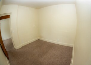 312 Woodward Ave, Unit 4 in Kalamazoo, MI - Foto de edificio - Building Photo