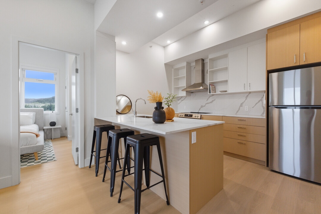 OVIS One in Victoria, BC - Building Photo