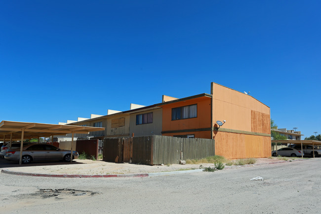 DelMoral Villas in Tucson, AZ - Building Photo - Building Photo