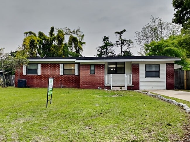 property at 2511 Green Oak Dr
