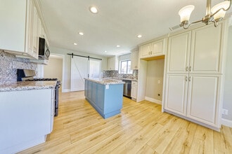 24121 Martingale Way in Tehachapi, CA - Building Photo - Building Photo