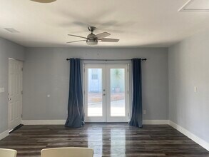 10390 Don Pico Rd in Spring Valley, CA - Foto de edificio - Building Photo