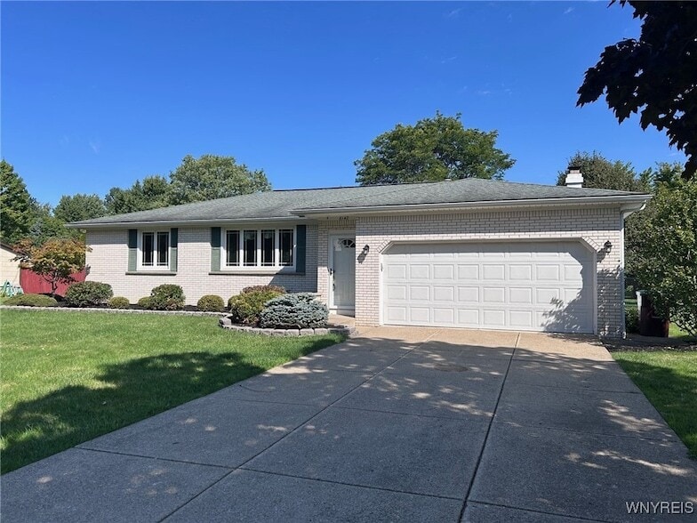 6142 Berkley Dr in Orchard Park, NY - Foto de edificio