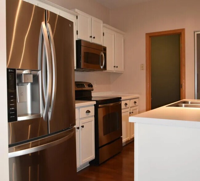 17860 Cobblestone Way in Eden Prairie, MN - Building Photo - Building Photo