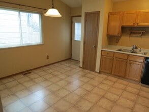 1106 Rendezvous Ln in Columbus, OH - Building Photo - Building Photo