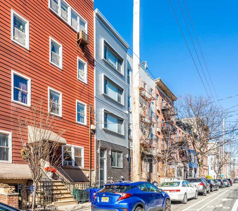 410 Madison St in Hoboken, NJ - Building Photo