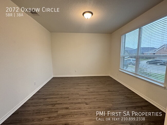 2072 Oxbow Cir in New Braunfels, TX - Building Photo - Building Photo