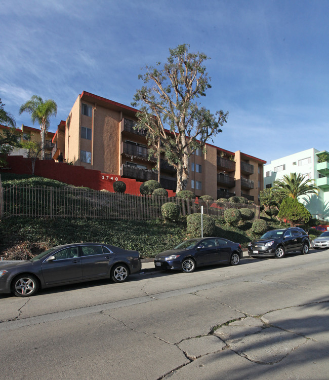 Silverlake Village in Los Angeles, CA - Building Photo - Building Photo