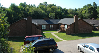 2801 Seclusion Ct Apartments