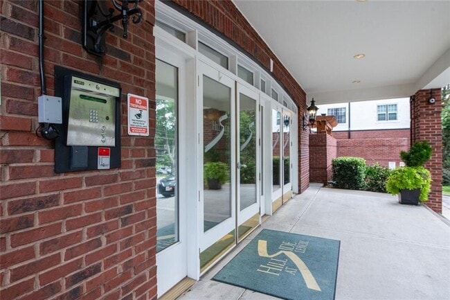 property at 3275 Lenox Rd NE