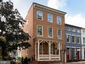 25 W Boscawen St in Winchester, VA - Foto de edificio - Building Photo