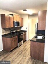 8323 Stationhouse Ct in Lorton, VA - Building Photo - Building Photo