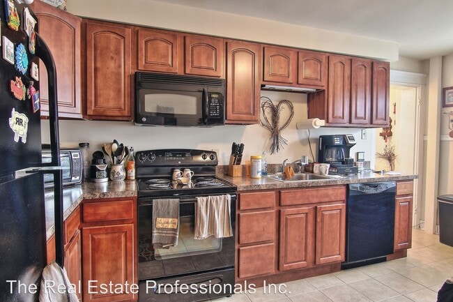 1103 South St in Pottstown, PA - Building Photo - Building Photo