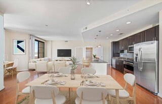 MAA Carlyle Square in Alexandria, VA - Building Photo