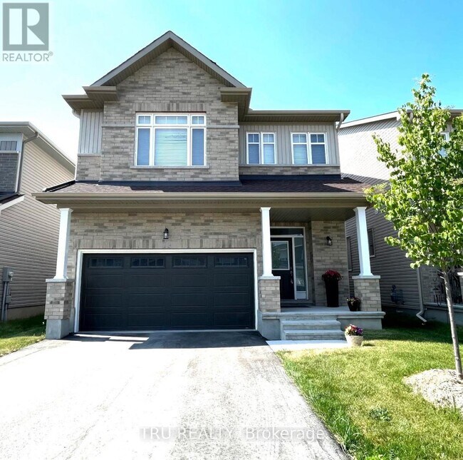 81 Dunlop Rd in Carleton Place, ON - Building Photo - Building Photo