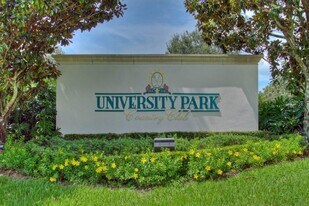 7101 Victoria Cir in University Park, FL - Building Photo