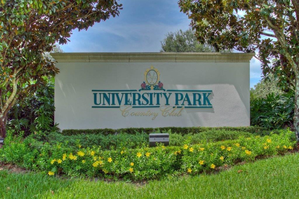 7101 Victoria Cir in University Park, FL - Foto de edificio