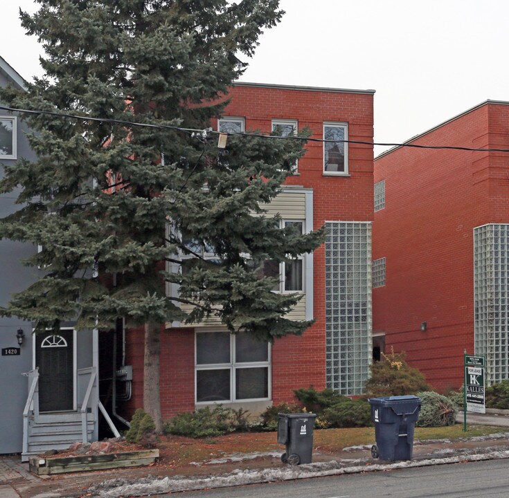 1422 Bayview Ave in Toronto, ON - Building Photo