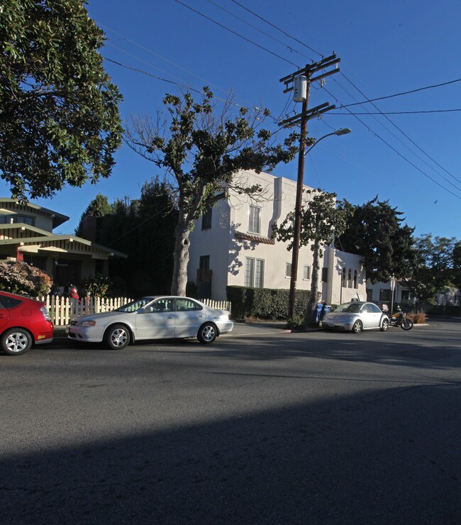 1801 Rodney Dr in Los Angeles, CA - Building Photo - Building Photo