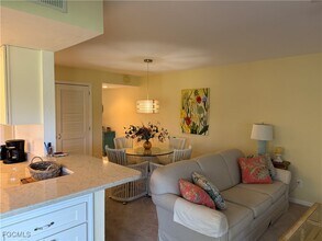 5965 Trailwinds Dr in Ft. Myers, FL - Building Photo - Building Photo
