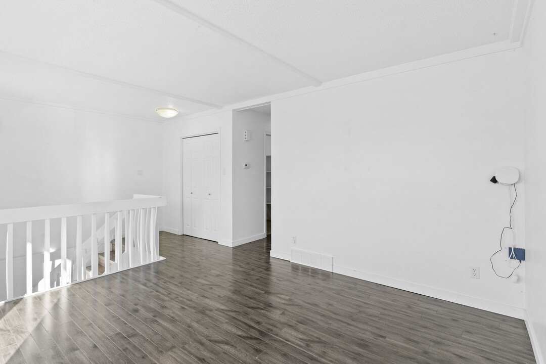 236 Avenue S North in Saskatoon, SK - Building Photo