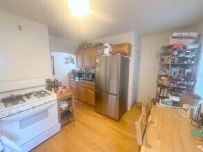 10 Rogers Ave, Unit 2 in Somerville, MA - Building Photo - Building Photo