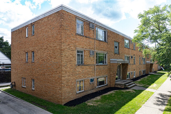 South Hills Apartments in Cleveland, OH - Foto de edificio - Building Photo