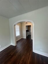 506 W 11th St in Taylor, TX - Building Photo - Building Photo