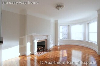 891 Massachusetts Ave in Cambridge, MA - Foto de edificio - Building Photo