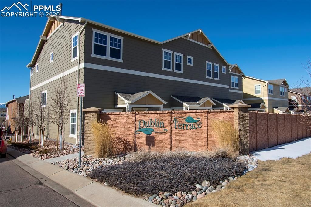 5638 Celtic Cross Grove in Colorado Springs, CO - Foto de edificio