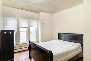 822 Westcott St in Syracuse, NY - Building Photo