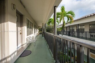 974 Biarritz Dr in Miami Beach, FL - Building Photo - Building Photo