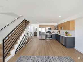 1856 Redondo Blvd in Los Angeles, CA - Building Photo - Building Photo