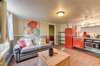 1206 17th St-Unit -B in Galveston, TX - Building Photo - Building Photo