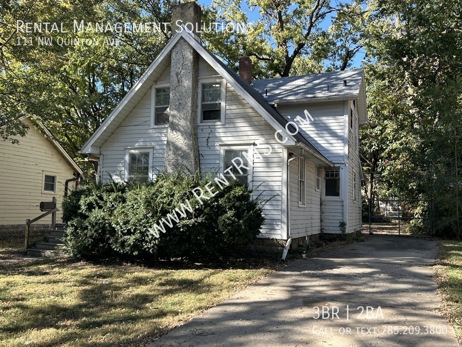 111 NW Quinton Ave in Topeka, KS - Building Photo