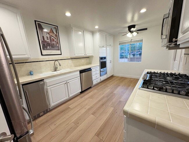 5200 White Oak Ave, Unit 63 in Encino, CA - Foto de edificio - Building Photo