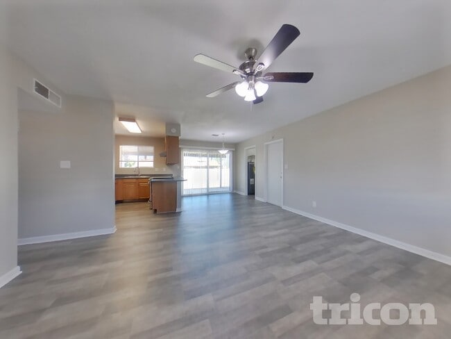 17834 N 9th Ave in Phoenix, AZ - Foto de edificio - Building Photo