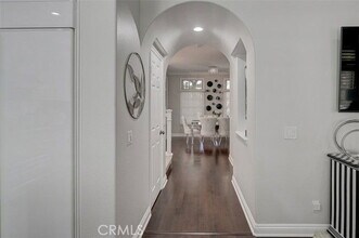 2574 Bungalow Pl in Newport Beach, CA - Building Photo - Building Photo