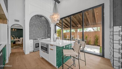 4434 E Camelback Rd in Phoenix, AZ - Building Photo - Building Photo