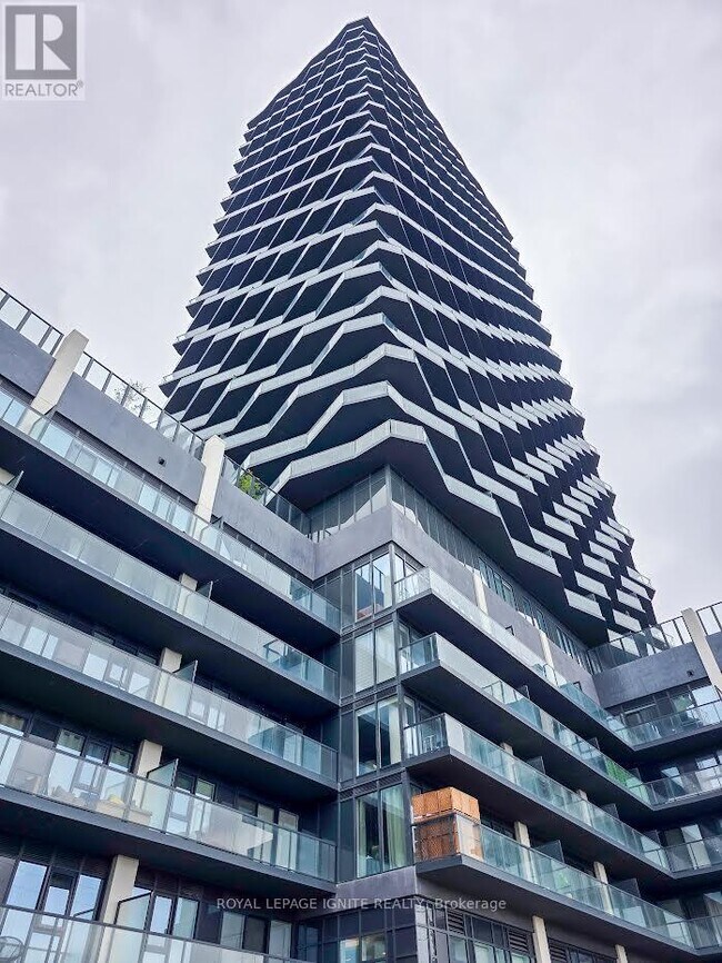 36-236 Zorra St in Toronto, ON - Building Photo - Building Photo