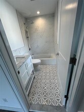 66 Graywood Rd in Port Washington, NY - Building Photo - Building Photo